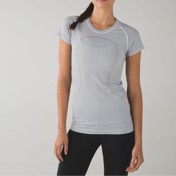 🍋 Lululemon Run: Swiftly Tech Short Sleeve Crew Size 8 - Picture 1 of 9